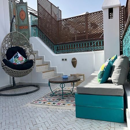 Riad Amazing Amazigh Avec Jacuzzi Petit Dejeuner Compris Avec Aussi Chambres Familiales Pres De La Place Jemaa El Fna มาร์ราเกช ภายนอก รูปภาพ