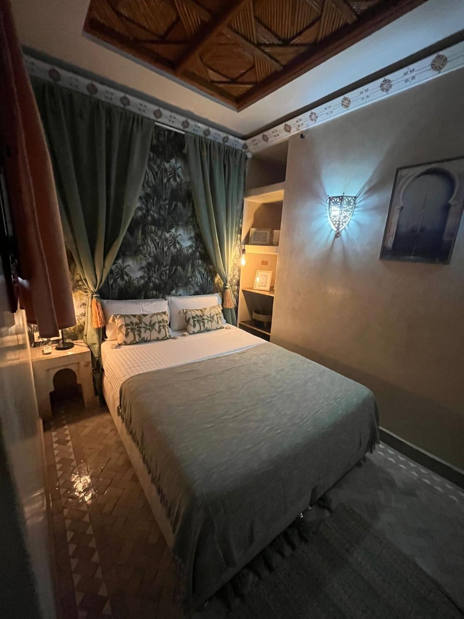Riad Amazing Amazigh Avec Jacuzzi Petit Dejeuner Compris Avec Aussi Chambres Familiales Pres De La Place Jemaa El Fna มาร์ราเกช ภายนอก รูปภาพ