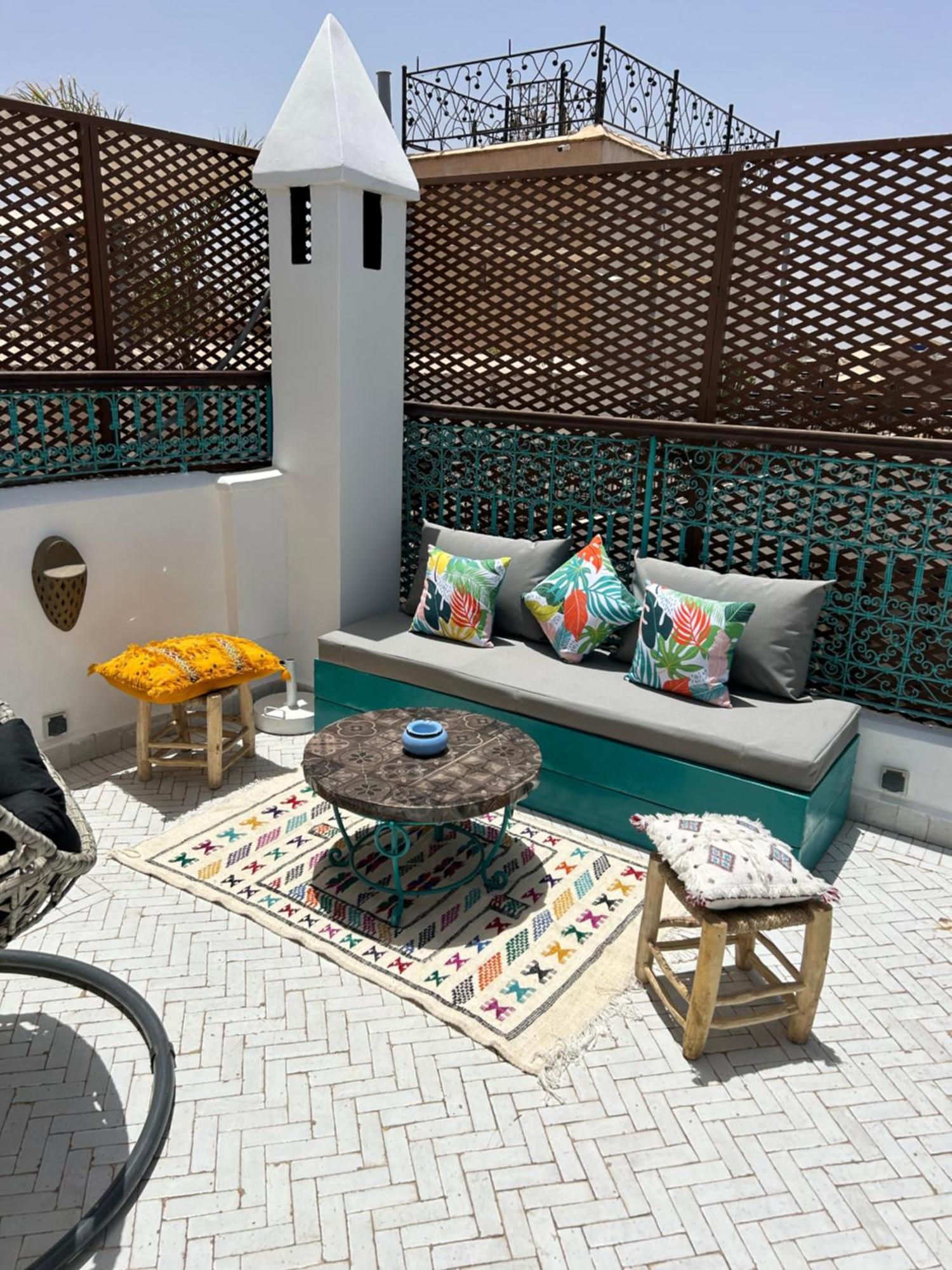Riad Amazing Amazigh Avec Jacuzzi Petit Dejeuner Compris Avec Aussi Chambres Familiales Pres De La Place Jemaa El Fna มาร์ราเกช ภายนอก รูปภาพ