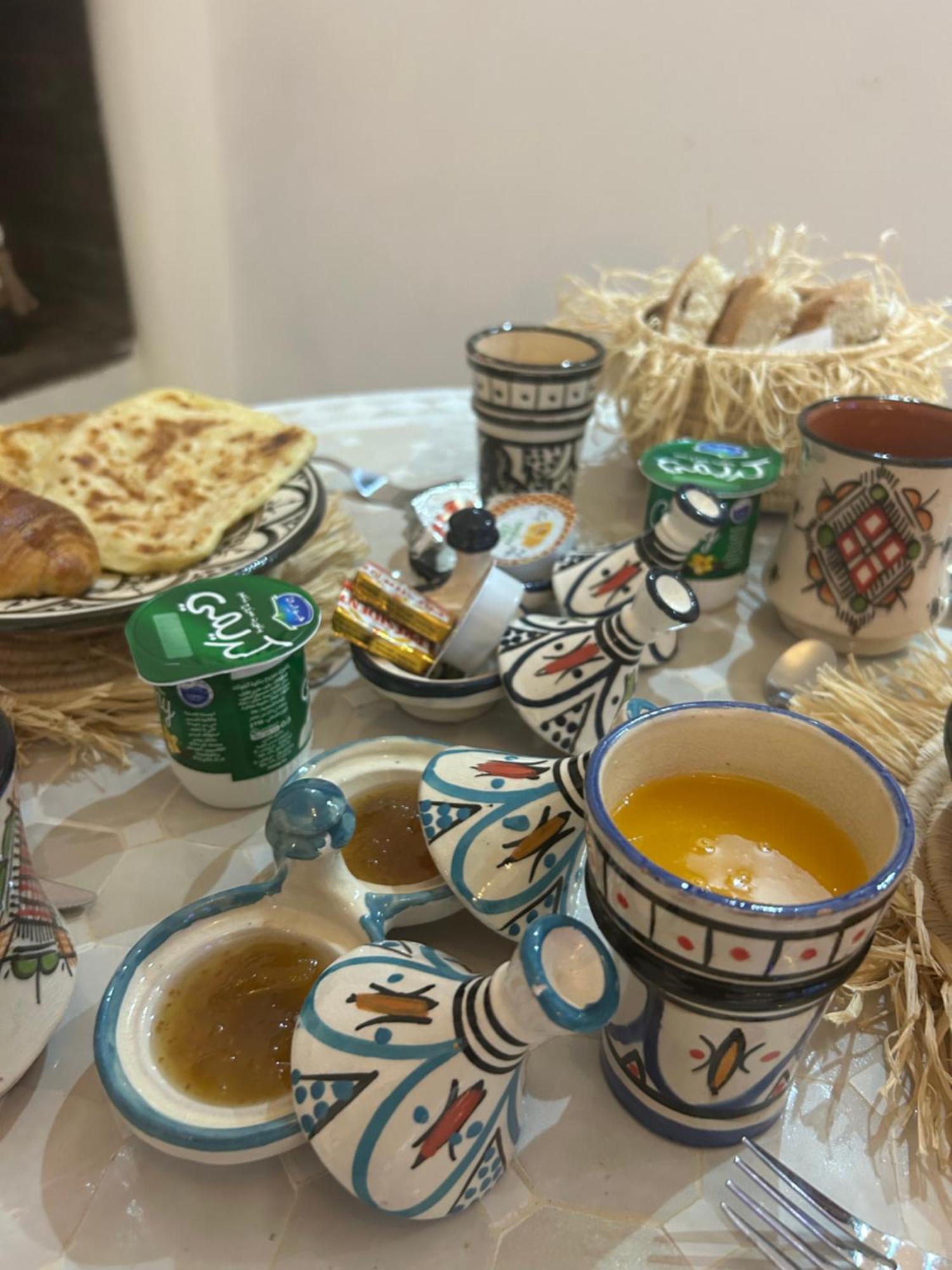 Riad Amazing Amazigh Avec Jacuzzi Petit Dejeuner Compris Avec Aussi Chambres Familiales Pres De La Place Jemaa El Fna มาร์ราเกช ภายนอก รูปภาพ