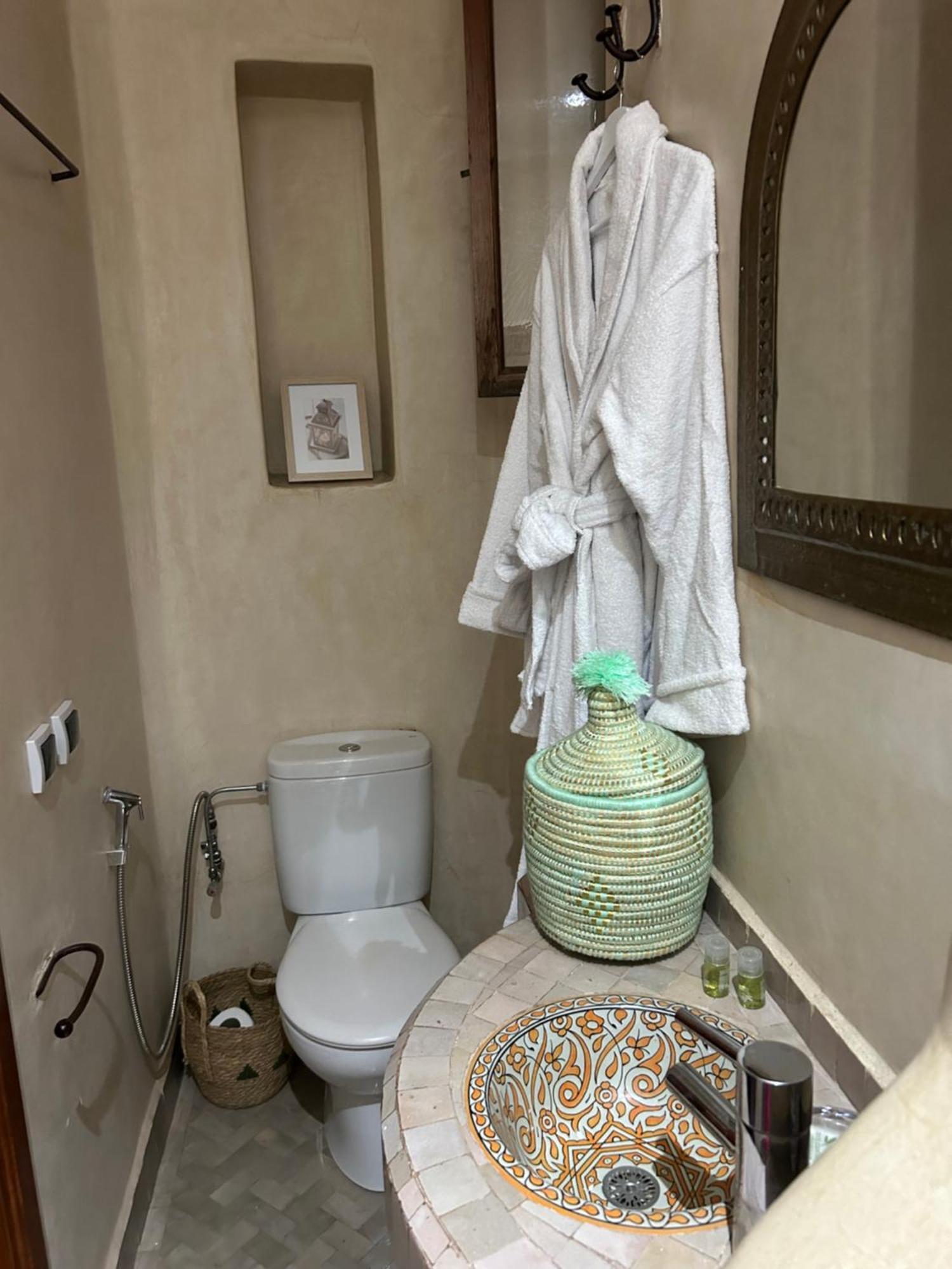 Riad Amazing Amazigh Avec Jacuzzi Petit Dejeuner Compris Avec Aussi Chambres Familiales Pres De La Place Jemaa El Fna มาร์ราเกช ภายนอก รูปภาพ