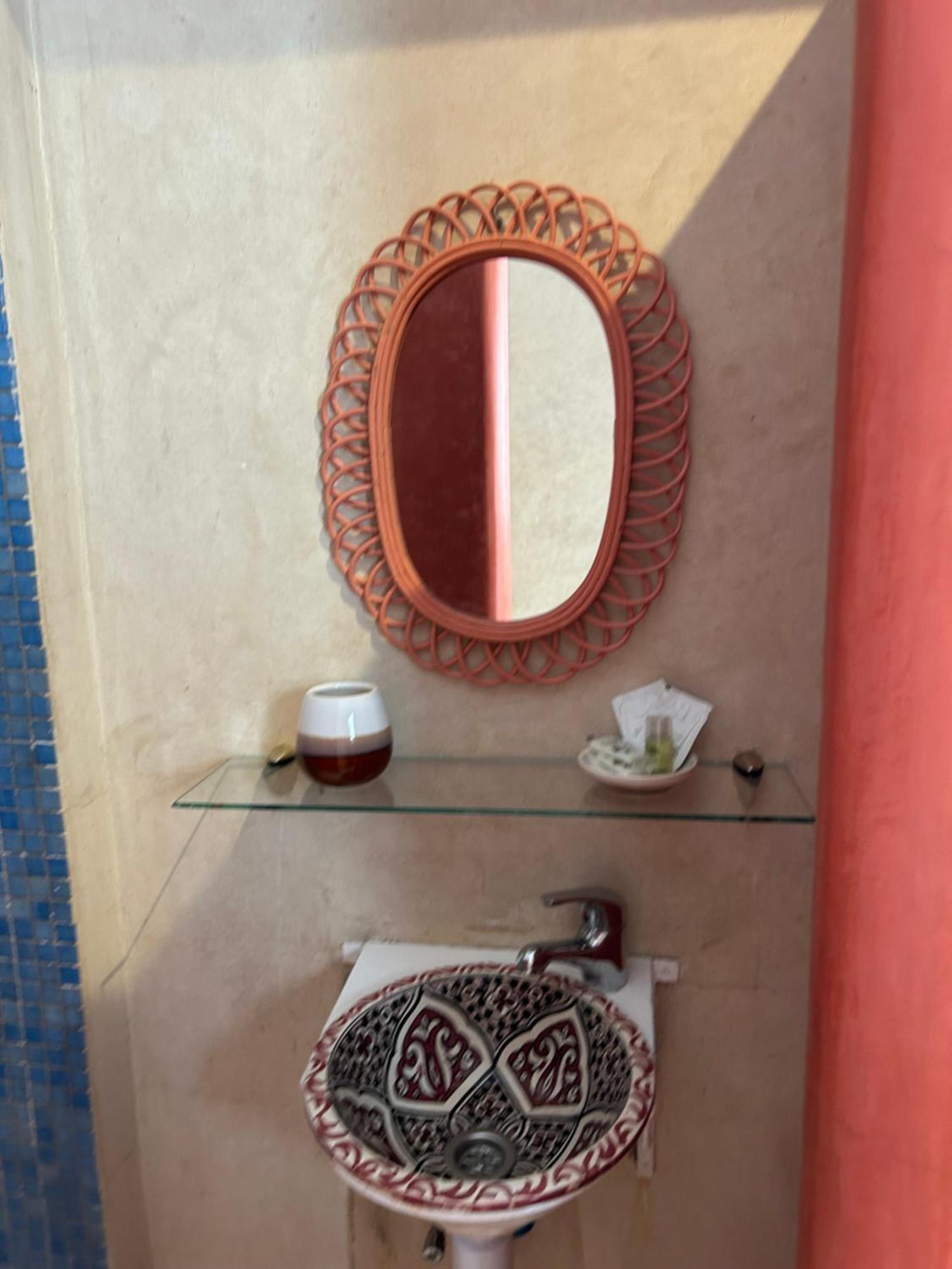 Riad Amazing Amazigh Avec Jacuzzi Petit Dejeuner Compris Avec Aussi Chambres Familiales Pres De La Place Jemaa El Fna มาร์ราเกช ภายนอก รูปภาพ