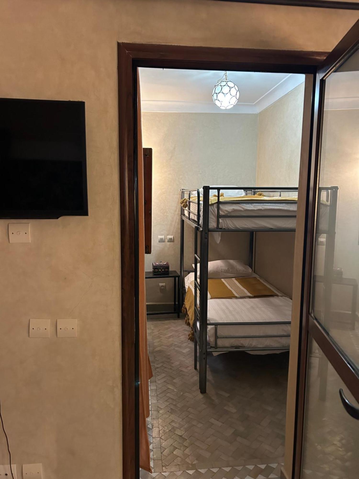 Riad Amazing Amazigh Avec Jacuzzi Petit Dejeuner Compris Avec Aussi Chambres Familiales Pres De La Place Jemaa El Fna มาร์ราเกช ภายนอก รูปภาพ