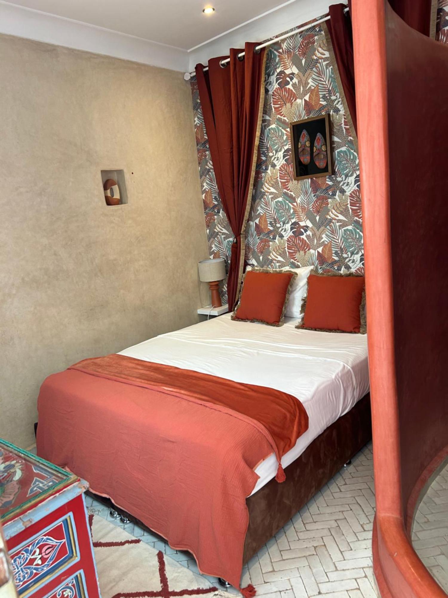 Riad Amazing Amazigh Avec Jacuzzi Petit Dejeuner Compris Avec Aussi Chambres Familiales Pres De La Place Jemaa El Fna มาร์ราเกช ภายนอก รูปภาพ