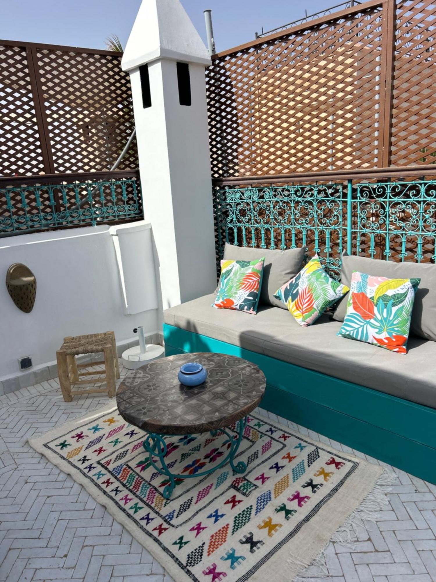 Riad Amazing Amazigh Avec Jacuzzi Petit Dejeuner Compris Avec Aussi Chambres Familiales Pres De La Place Jemaa El Fna มาร์ราเกช ภายนอก รูปภาพ
